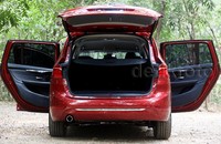 Selain bisa menampung tujuh orang penumpang, mobil ini juga menyediakan bagasi luas. Ruang bagasi pada BMW Gran Tourer bisa diperluas dari 560 liter menjadi 1.820 liter.