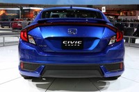 All New Honda Civic Coupe hadir dengan performa terbaru. Dua pilihan mesin, Honda i-VTEC 2.0 liter DOHC mampu menyemburkan tenaga maksimum 158 hp dan Honda 1.5 liter DOHC Turbo mampu menghasilkan tenaga 174 hp. Pool/Leftlane News.