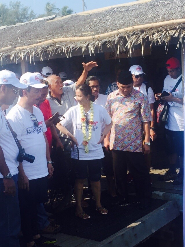 Gaya Santai Bos-bos BUMN di Karimun Jawa, Snorkeling dan Main Bareng Hiu
