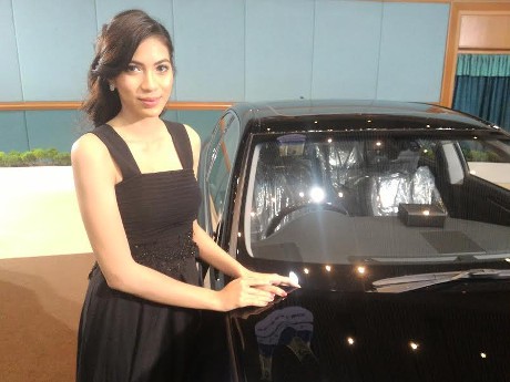 Anda Wanita dan Sering Berkendara Malam Hari? Ikuti Saran Wanita Cantik Ini