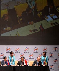 Presiden Jokowi ikut menandatangani dokumen The 2015 Kuala Lumpur Declaration on The Establishment of ASEAN Community dan The Kuala Lumpur Declaration on The ASEAN 2025: Fogging Ahead Together. Cahyo/Setpres/detikFoto