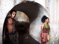 Seluruh rangkaian pertunjukan dilakukan di dalam kompleks PG Colomadu yang telah mangkrak selama belasan tahun setelah PTPN IX resmi menutup operasional pabrik tersebut.