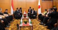 Dalam pertemuan itu, Jokowi tampak didampingi oleh Menteri Luar Negeri Retno LP Marsudi, Menko Perekonomian Darmin Nasution, Menko Polhukam Luhut Binsar Pandjaitan, dan Sekretaris Kabinet Pramono Anung. Cahyo/Setpres/detikFoto.