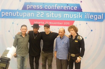 Kominfo pun telah memerintahkan para penyelenggara jasa internet (ISP) untuk melakukan pemblokiran terhadap 22 situs musik ilegal di atas pada tanggal 12 November 2015.