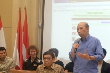 Dirjen Aplikasi dan Informatika Kementerian Kominfo Bambang Heru Tjahjono menilai secara teknis untuk melacak pelaku di belakang situs musik ilegal yang beroperasi harusnya mudah dilakukan.