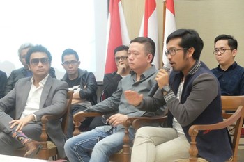 Diblokirnya 22 situs musik ilegal ini merupakan tindak lanjut dari permintaan Kementerian Hukum dan HAM melalui surat Nomor HKI.7.HM.01.05-264 tertanggal 15 Oktober 2015 perihal Rekomendasi Penutupan Konten dan/atau Hak Akses Pengguna Pelanggaran Hak Cipta berdasarkan pengaduan dari Asosiasi Industri Rekaman Indonesia (ASIRI).