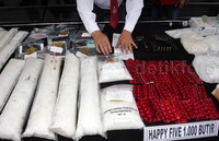 Selain sabu, Direktorat Reserse Narkoba Polda Metro Jaya juga menyita 1.000 butir Happy Five. Barang bukti tersebut disita dari beberapa lokasi di kawasan Jakarta Barat dan Jakarta Utara pada 12-18 November 2015 lalu. Pool/Lamhot Aritonang/detikFoto.