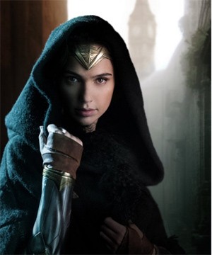 Foto Perdana Penampilan Misterius Wonder Woman