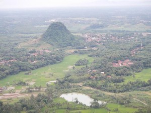 Gunung Munara yang Cantik & Tak Jauh dari Jakarta