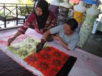 Mengintip Pembuatan Batik Belitung