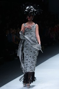 Chossy Latu for Danar Hadi Solometrix Yayasan Jantung Indonesia. Jakarta Fashion Week 2016 at Senayan City. Jakarta. [Foto: Mohammad Abduh/Wolipop]