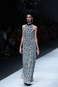 Chossy Latu for Danar Hadi Solometrix Yayasan Jantung Indonesia. Jakarta Fashion Week 2016 at Senayan City. Jakarta. [Foto: Mohammad Abduh/Wolipop]