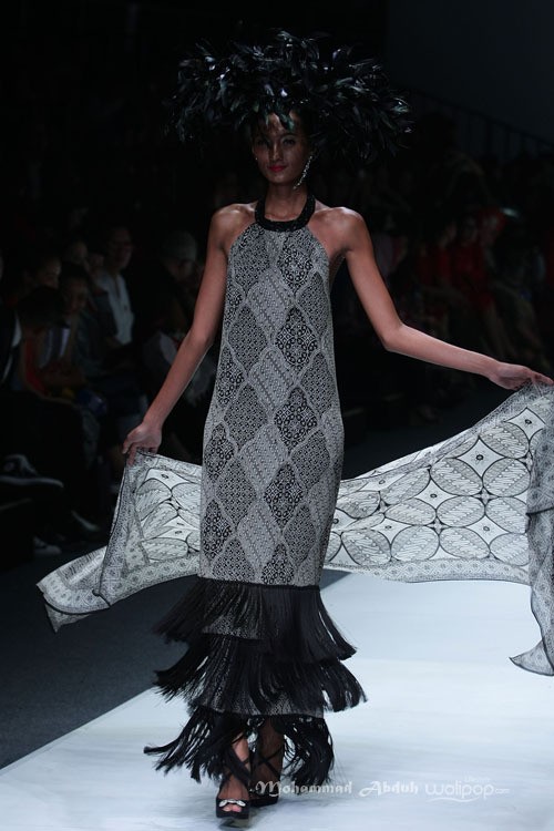 Chossy Latu for Danar Hadi Solometrix Yayasan Jantung Indonesia. Jakarta Fashion Week 2016 at Senayan City. Jakarta. [Foto: Mohammad Abduh/Wolipop]