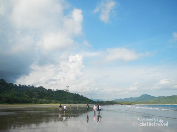 Rajegwesi Satu Lagi Pantai Indah Di Banyuwangi