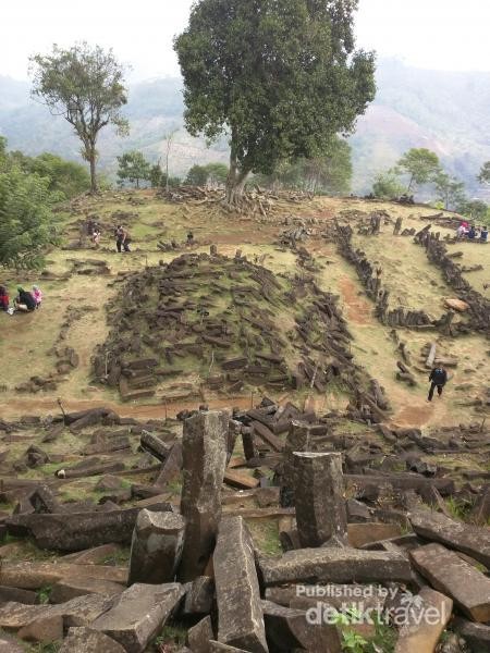 Liburan dari Jakarta ke Gunung Padang Seharian, Bisa!