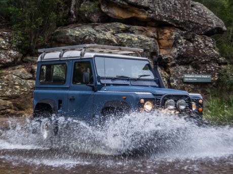 Setelah 57 Tahun, Produksi Land Rover Defender Diakhiri