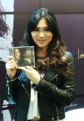Isyana Sarasvati Eksplorasi Habis-habisan di Debut Album