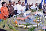 Jokowi Tinjau Proyek Trans Sulawesi Railways