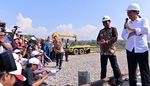 Jokowi Tinjau Proyek Trans Sulawesi Railways
