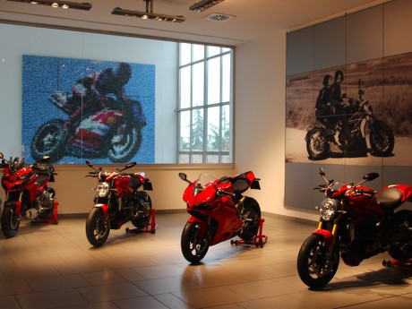 Dibuat dengan Tangan, 1 Motor Ducati, Paling Cepat Diproduksi 2 Jam