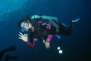 Melihat Bangkai Kapal Perang Amerika di Bawah Laut Bali