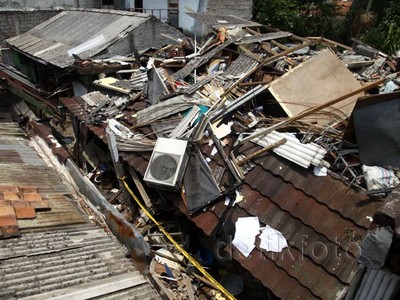 Tabung Gas Meledak, Lima Rumah Hancur