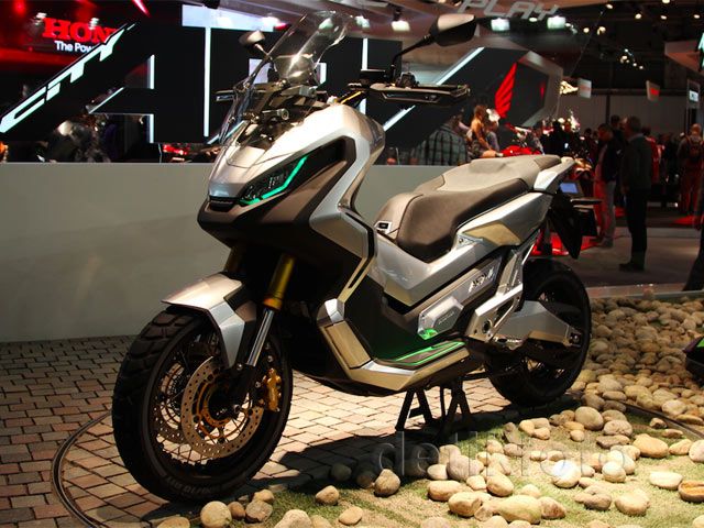 Motor Skuter Petualang Honda