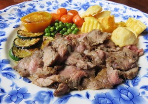 Dijans: Menikmati Dutch Steak dan Poffertjes Lembut di Rumah Gaya Kolonial