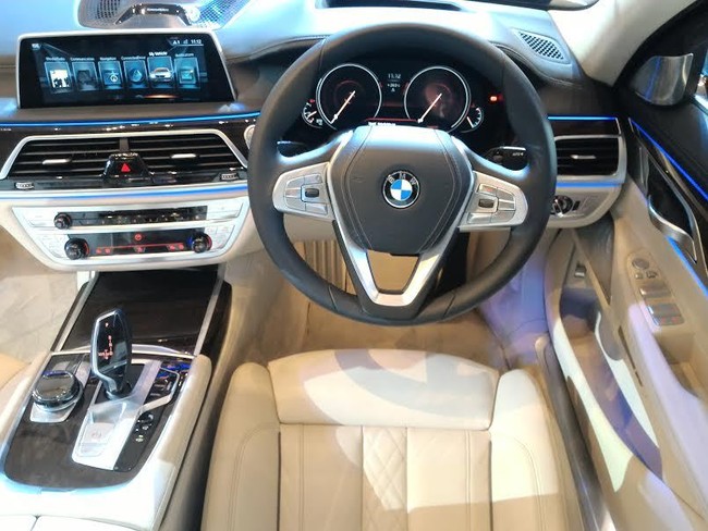 4 Perbedaan Mendasar di BMW Seri 7 Individual