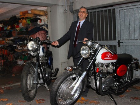 Pria 57 Tahun Ini Koleksi Sekitar 30 Motor Tua di Basement