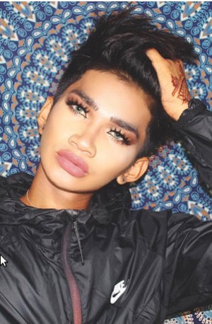 Jago Contouring ala Kim Kardashian, Remaja Laki-laki Ini Jadi Terkenal