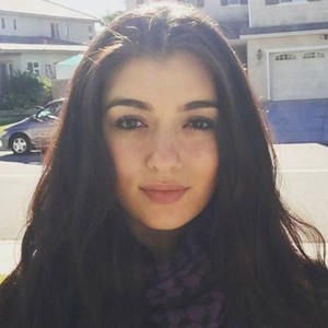 Muslimah Cantik Tulis Surat Terbuka untuk Donald Trump di Facebook