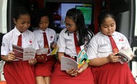 Buku ini berisikan materi konsep keuangan, pengelolaan keuangan dan berbagai produk jasa keuangan.