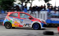 Kejuaraan yang diikuti ratusan pebalap itu mendapat dukungan dari oli TOP 1. Pool/TOP 1/detikFoto.