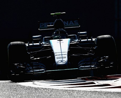 Rosberg Raih Pole di Yas Marina