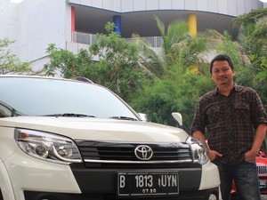 Mobil Bertemu Jalanan Banjir, Ini Triknya