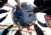 Acara Climate Change Conference atau COP21 ini akan dibuka secara resmi hari ini (30/11) di Le Bourget, di kawasan tepi utara Paris, Prancis. Fokus utama pembahasannya yakni pada perubahaan iklim global. REUTERS/Alessandro Bianchi.
