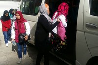 Banyak dari para TKI informal/ilegal yang berada di Mesir tidak berminta untuk segera pulang ke Indonesia mengingat bahwa mereka sudah memiliki majikan yang baik dan mendapatkan gaji di atas 600 dollar AS. Hal ini menjadikan bahwa program pemulangan mengalami banyak kendala karena meskipun mereka tidak memiliki dokumen namun Pemerintah Mesir tidak menghalangi mereka untuk bekerja di rumah-rumah warga negara Mesir. Pool/KBRI Cairo.