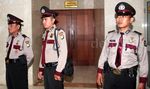 Usai Rapat, Kahar Muzakir Dikawal Brimob