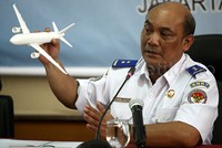 Komite Nasional Keselamatan Transportasi (KNKT) menyebut kecelakaan pesawat AirAsia QZ8501 bukan disebabkan karena cuaca. KNKT juga menyatakan kecelakaan bukan karena faktor manusia (human error).