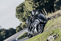 Ubahan yang tak lalah penting adalah, sistem suspensi. Perangkat baru berupa electronic suspension itu diklaim mampu memberikan kenyamanan dan keamanan kepada pengguna motor di saat mereka bermanuver di tikungan tajam. Pool/Yamaha/detikFoto.