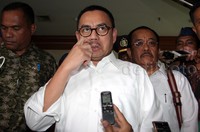 Sudirman Said memjawab pertanyaan wartawan saat tiba di gedung DPR. Lamhot Aritonang/detikFoto.