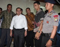 Sudirman Said datang dengan dikawal polisi. Lamhot Aritonang/detikFoto.