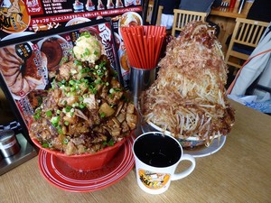 Berani Coba? Ramen Seberat 3 Kg dari Resto Ramen ini