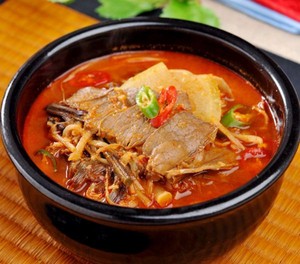 Gurih Menyengat Yukgaejang, Sup Daging Korea untuk Makan Siang