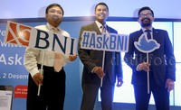 Direktur Konsumer & Ritel BNI Anggoro Eko Cahyo dan Country Business Head Twitter Indonesia Roy Arnold Simangunsong, saat peluncuran BNI Twitter Hashtag, di Jakarta.