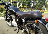Salah satu kunci finishing yang sempurna adalah baluran cat yang melumuri tubuh Suzuki Thunder 125. Agar kesan mewah mencuat, Diwa memilih pewarna dari Sickens. Pemilihan warna di sesuaikan dengan permintaan sang empunya motor. Pool/Handoko N. Soetrisno.