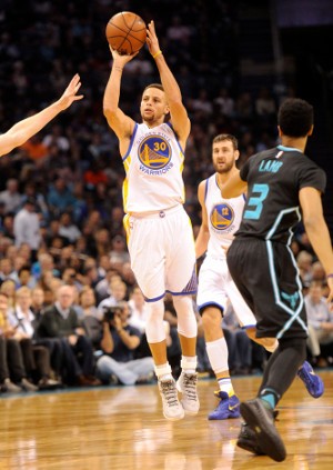Curry 40 Poin, Warriors Atasi Hornets dan Kilapkan Start Jadi 20-0