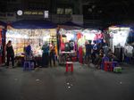 Di Vietnam, Bule Juga Senang Belanja di Pasar
