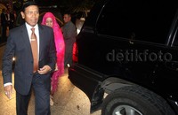 Ketua Umum Partai Hanura Wiranto menghadiri resepsi pernikahan putri Setya Novanto.